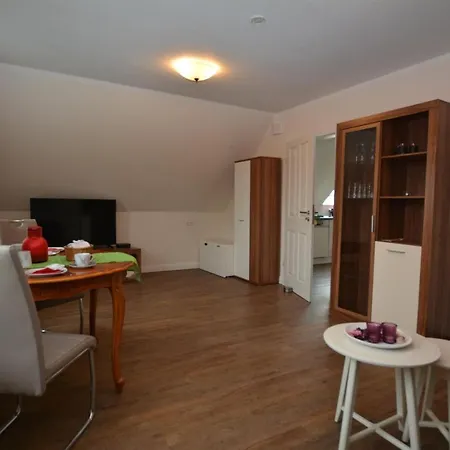 Luetje Huske Zimmer4 מלון *